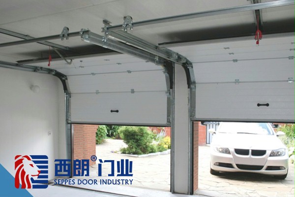 高档滑升车库门