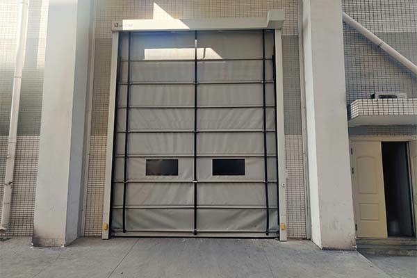 化工制品车间通道出口快速堆积门