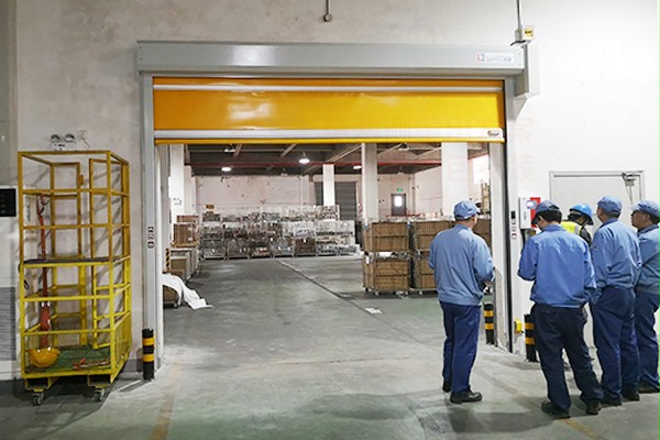 化工厂房通道快速卷帘门2 化工厂房通道快速卷帘门