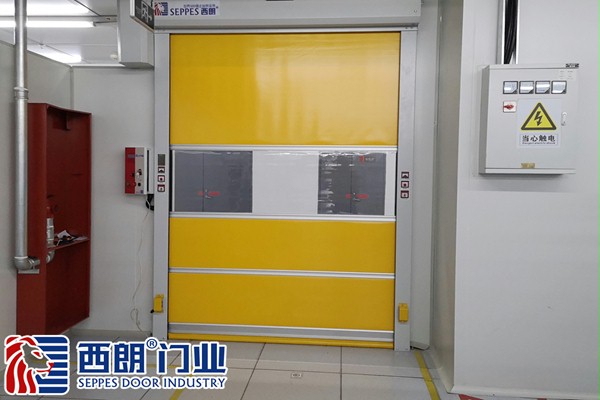 可与无人搬运车AGV联动快速门2 可与无人搬运车AGV联动快速门