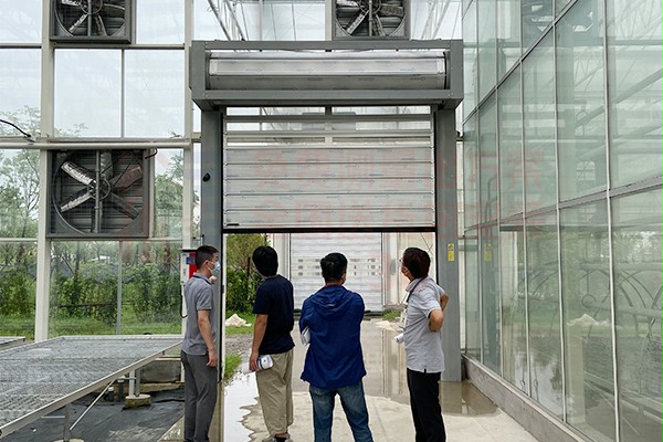 智能化农业种植园硬质快速门2 智能化农业种植园硬质快速门