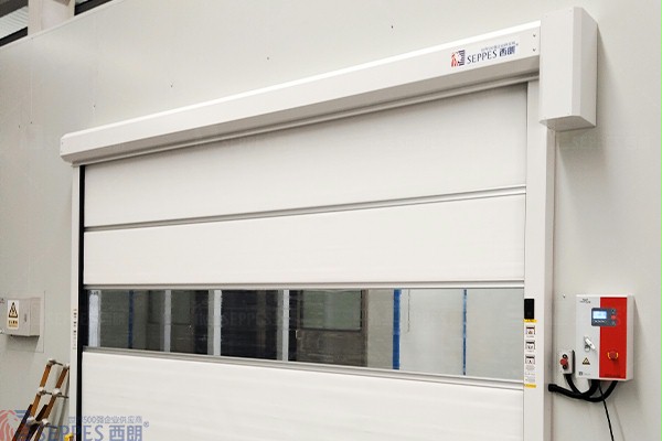 定制白色快速门