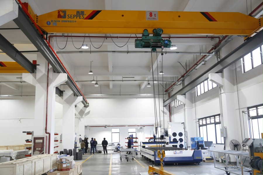 西朗门业生产线